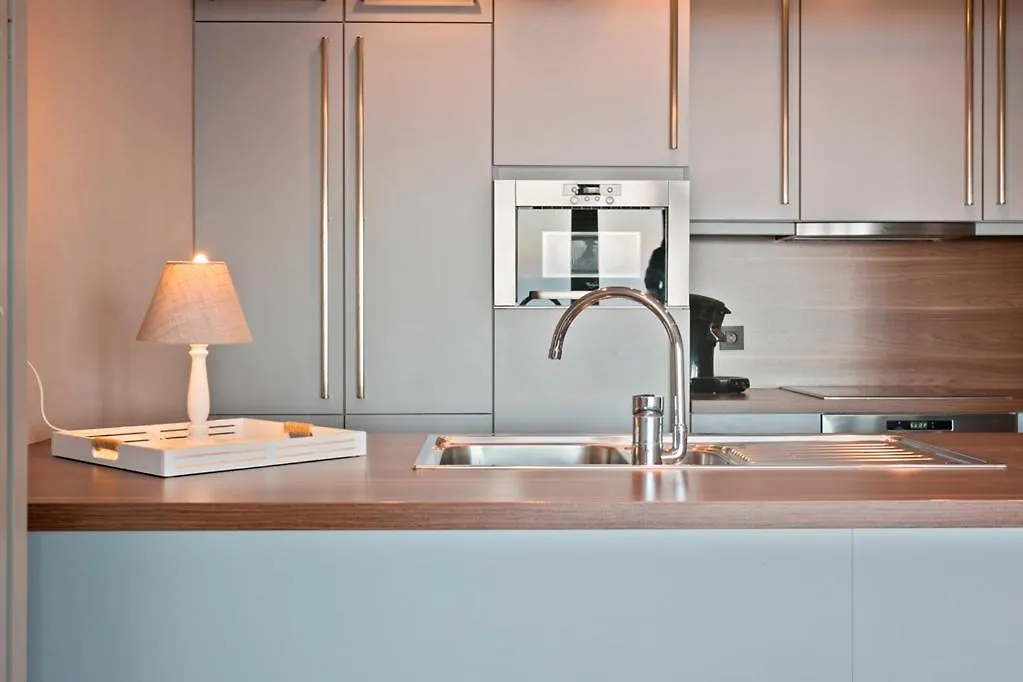 Montezuma Luxe Studio Met Frontaal Zeezicht Zonder Aparte Slaapkamer Apartment Ostend